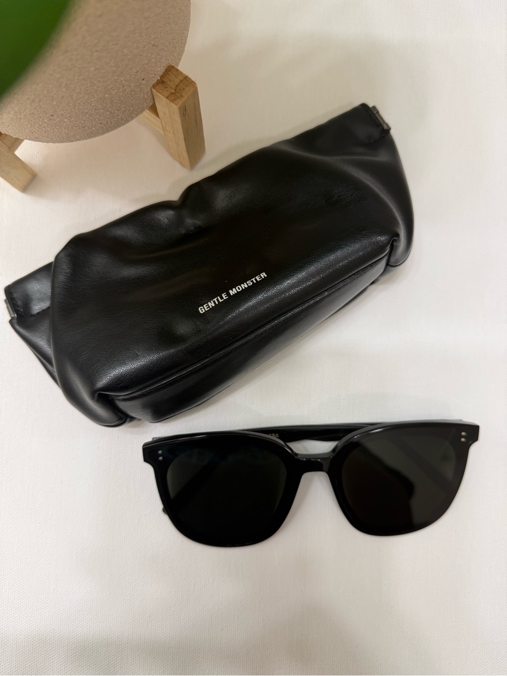 Gentle Monster Flatba “My Ma” Black Sunglasses